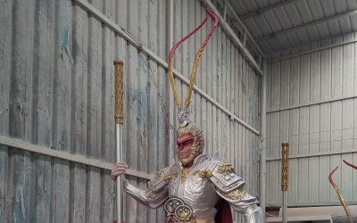云朵站姿豎棍齊天大圣孫悟空玻璃鋼雕塑定制，源頭廠家來圖加工